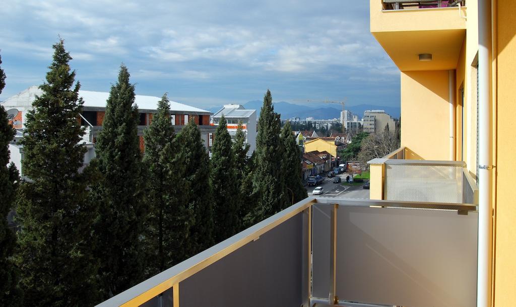 Apartments Athos Podgorica Buitenkant foto